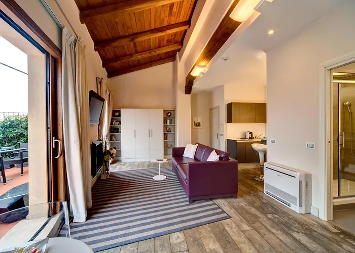 Navona Palace Luxury Lägenhet