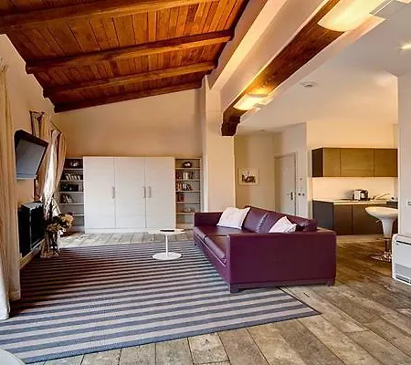 Pensionat Navona Palace Collection 4*